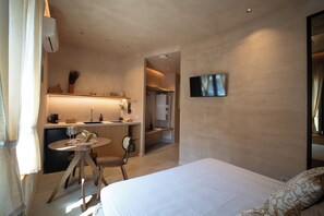 Superior Double Room, Private Bathroom, City View | Laptop workspace, blackout drapes, soundproofing, free WiFi