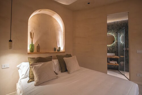 Essenza Boutique Apartments