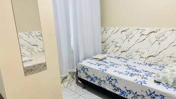 Ferros/tábuas de passar roupa, Wi-Fi, roupa de cama