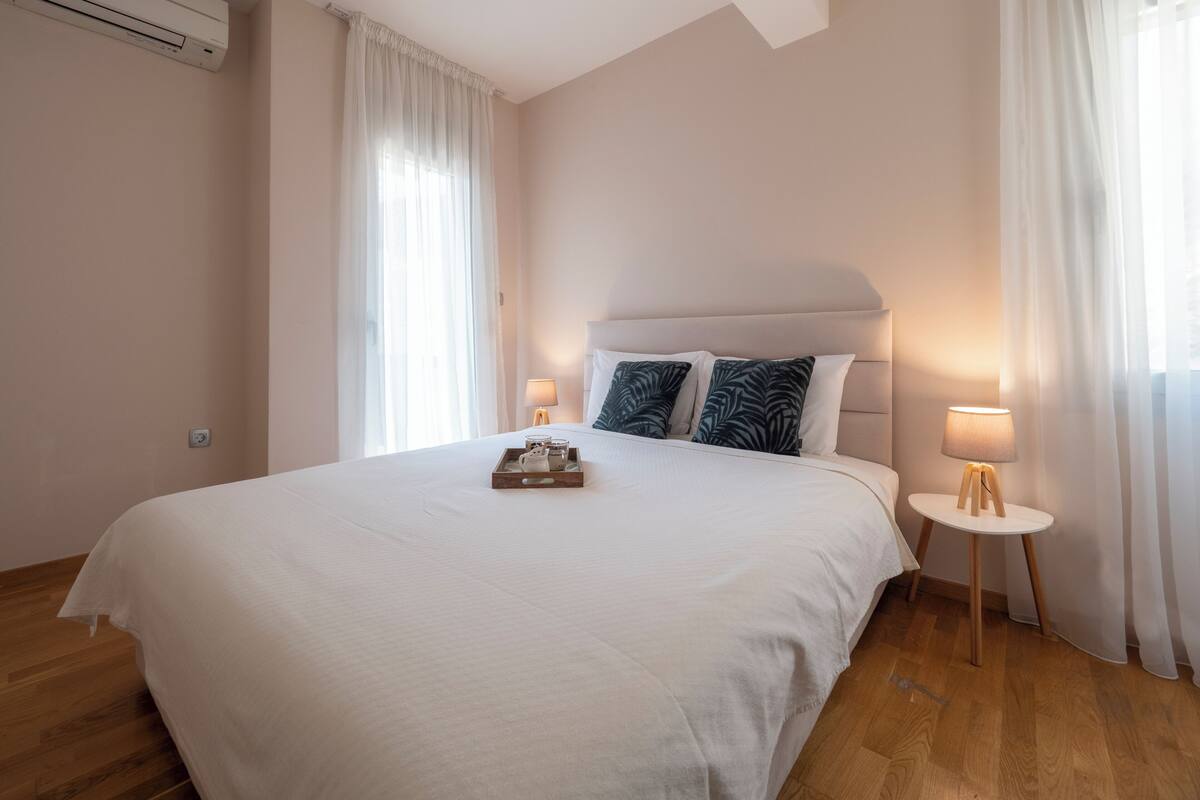 Comfort Apartment, 2 Bedrooms, City View | Laptop workspace, iron/ironing board (on request), WiFi (free)