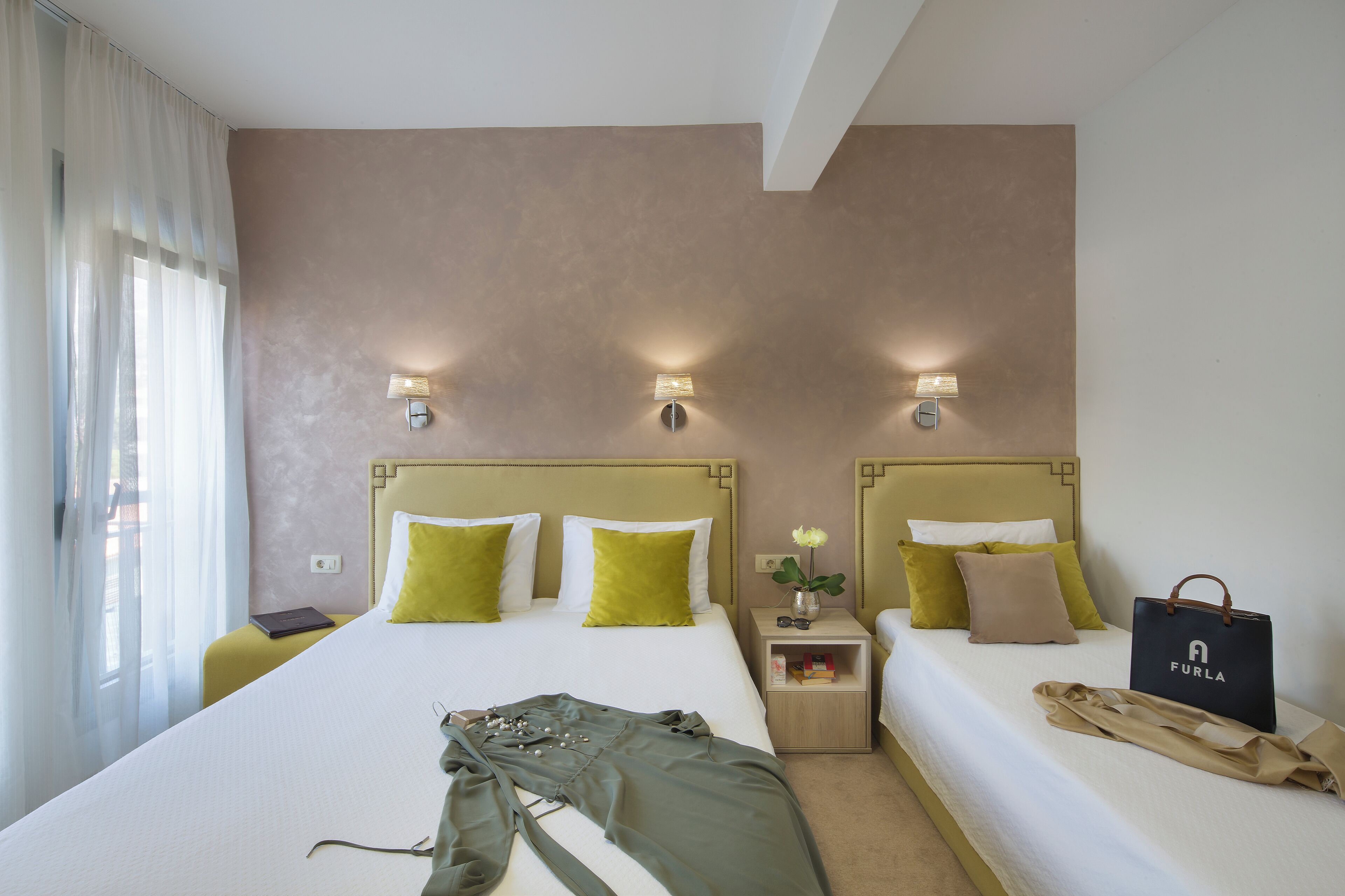 Comfort Triple Room | Desk, laptop workspace, iron/ironing board, free WiFi