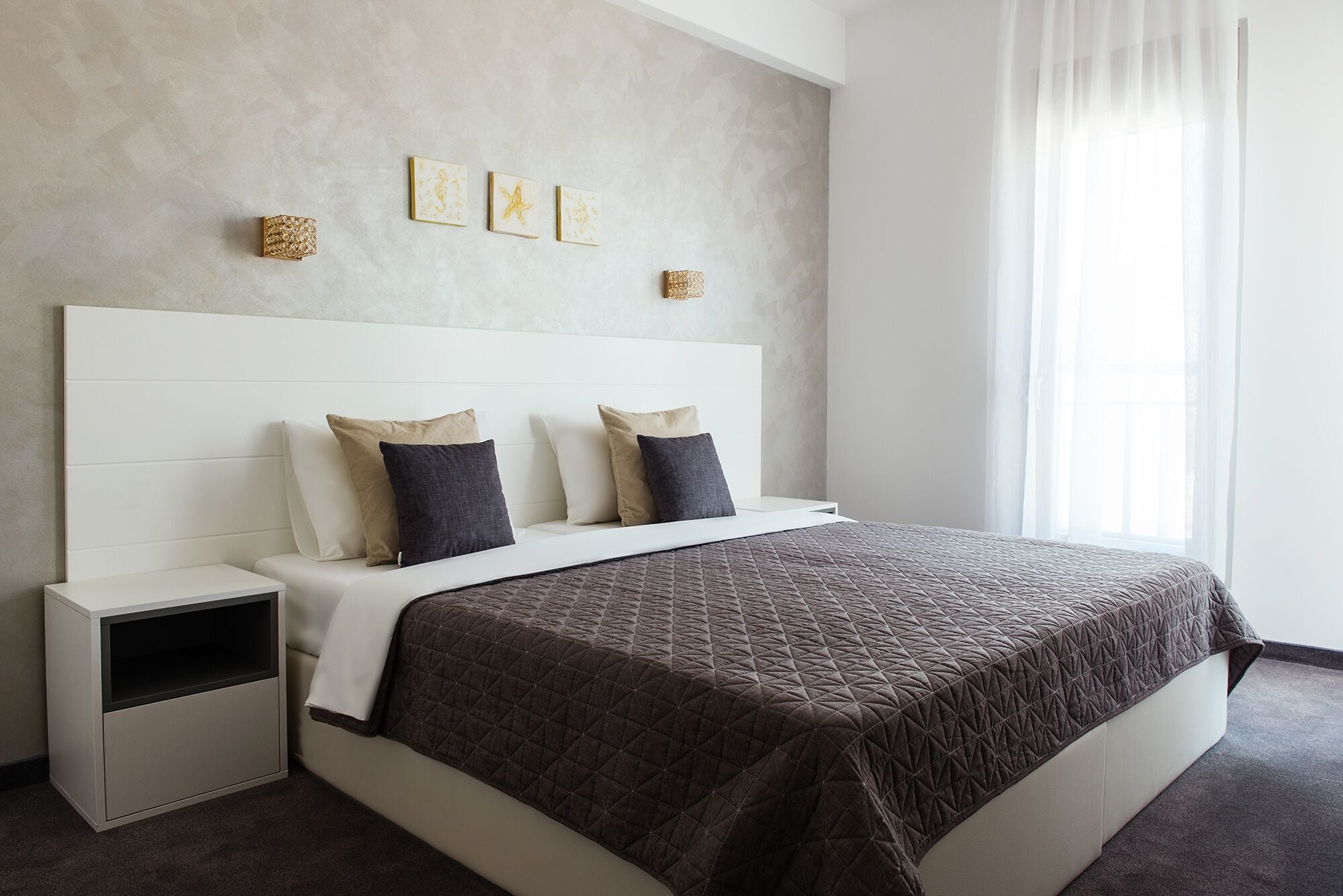 Superior Double Room, Balcony | Individually decorated, desk, laptop workspace, soundproofing