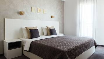 Superior Double Room, Balcony | Individually decorated, desk, laptop workspace, soundproofing