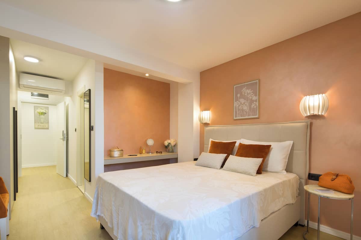 Studio Classique, vue montagne | Décoration personnalisée, bureau