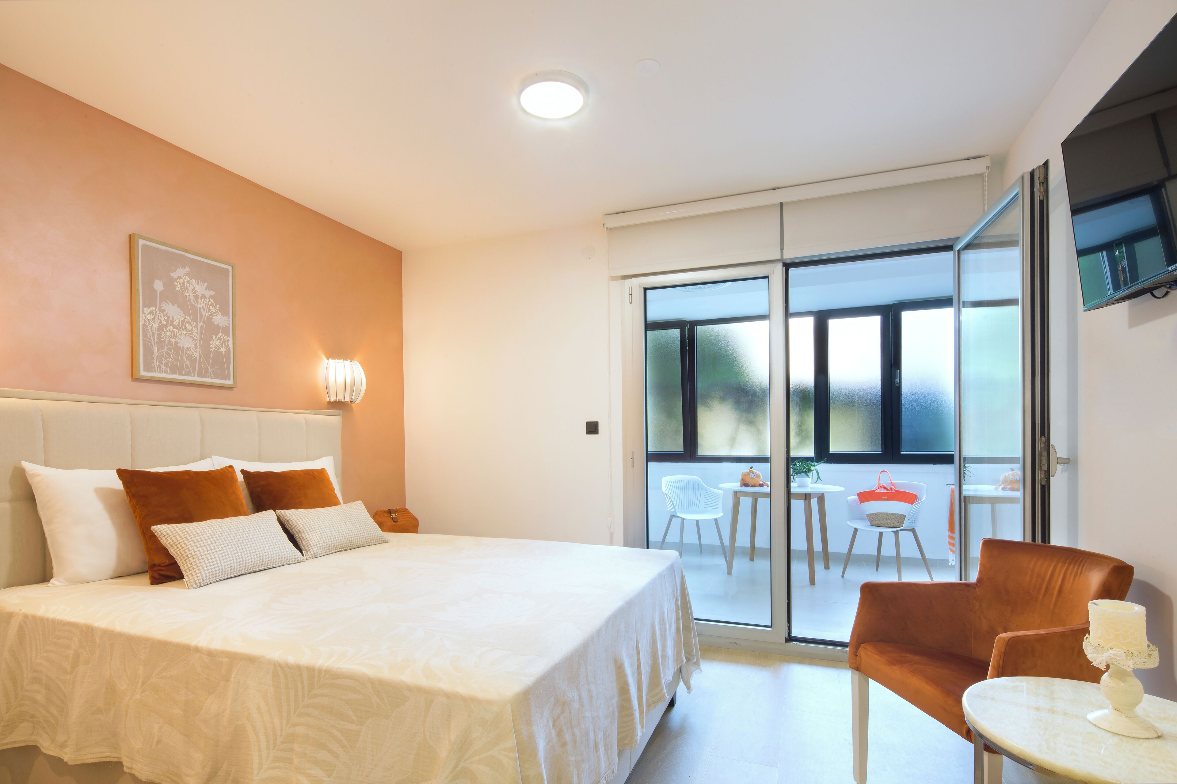 Classic Studio, Mountain View | Desk, laptop workspace, iron/ironing board, free WiFi