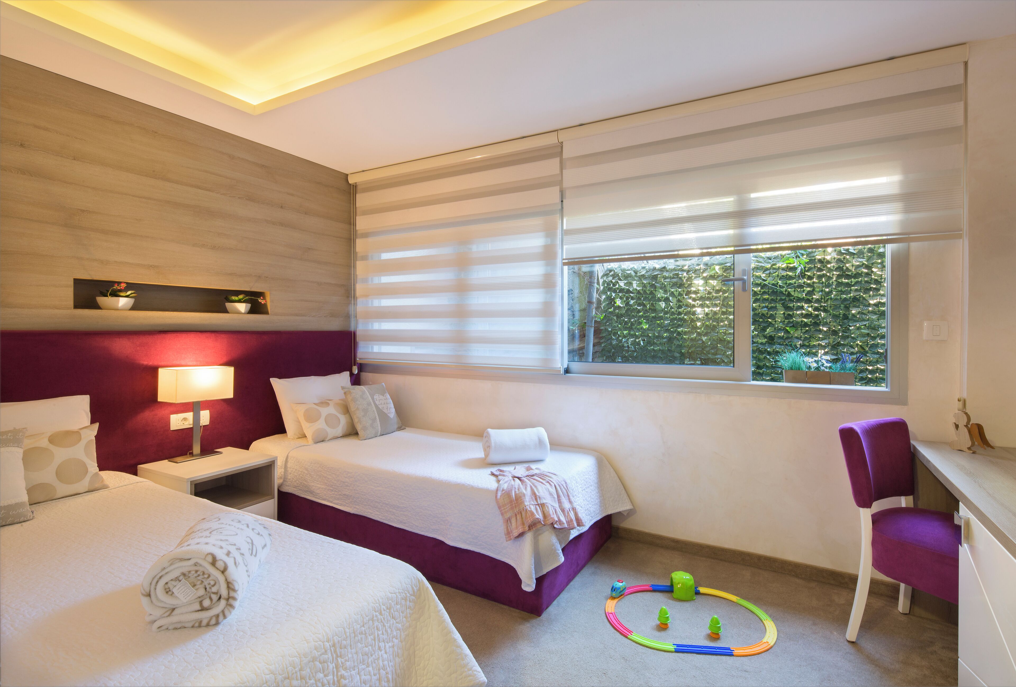 Family Room, Mountain View | Desk, laptop workspace, iron/ironing board, free WiFi