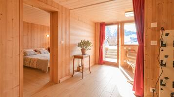 2 bedrooms, iron/ironing board, bed sheets