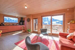 Living area - Apartment in Chalet L'Albert with Mountain View, Balcony and Private Terrace (Manigod)