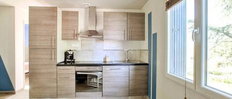 Fridge, microwave, oven, dishwasher