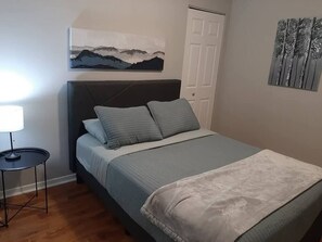 2 chambres, fer et planche à repasser, Wi-Fi gratuit, draps fournis