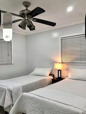 3 bedrooms, iron/ironing board, free WiFi, bed sheets - The St. Pete Beach Home (Saint Petersburg)