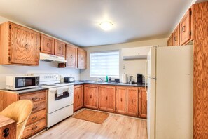 Private kitchen - Spacious 2BR in MTL with included parking spot (Montréal)