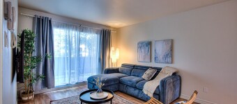 Beautiful 2BR in MTL with 2 included parking spots