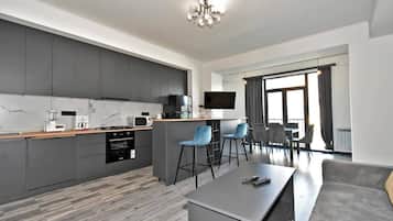 Una Smart TV, libros