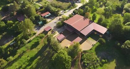 Ferienhaus „Kleine Auszeit“ mit gemeinsamer Terrasse, privatem Garten und WLAN