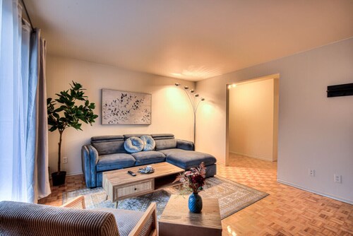 Montreal`s West Island Retreat! Value & Adventure!