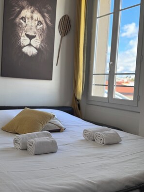 1 bedroom, iron/ironing board, free WiFi, bed sheets - STUDIO IN THE HEART OF CANNES 2 STEPS FROM THE PALAIS DES FESTIVALS (Cannes)