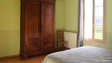 Fer et planche à repasser, Wi-Fi, draps fournis