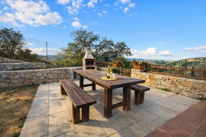 Outdoor dining - Villa Topázio - Private Pool, Sea views, Airco (São Brás de Alportel)