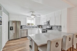 Fridge, microwave, oven, stovetop - 4 bedroom - 4.5 bath condo.  With Ocean views. (Saint Simons Island)