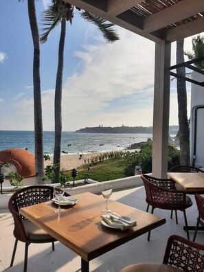 Outdoor dining - Villa 911: Resort-Style Luxury. Your private villa. (Bahías de Huatulco)