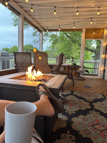 Spacious 4-bedroom 2900 square foot house on Lake Kampeska in marina bay.