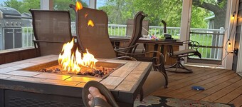 Spacious 4-bedroom 2900 square foot house on Lake Kampeska in marina bay.