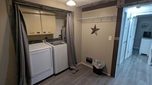 Interior - Chalet w Loft Near Sleeping Bear 2552 (Cedar)