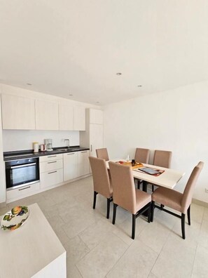 Condo, 2 habitaciones, vista al lago | Restaurantes