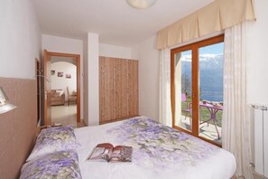 Apartment, 2 Bedrooms, Lake View | Iron/ironing board, free WiFi - Villa delle Querce (Tremosine)