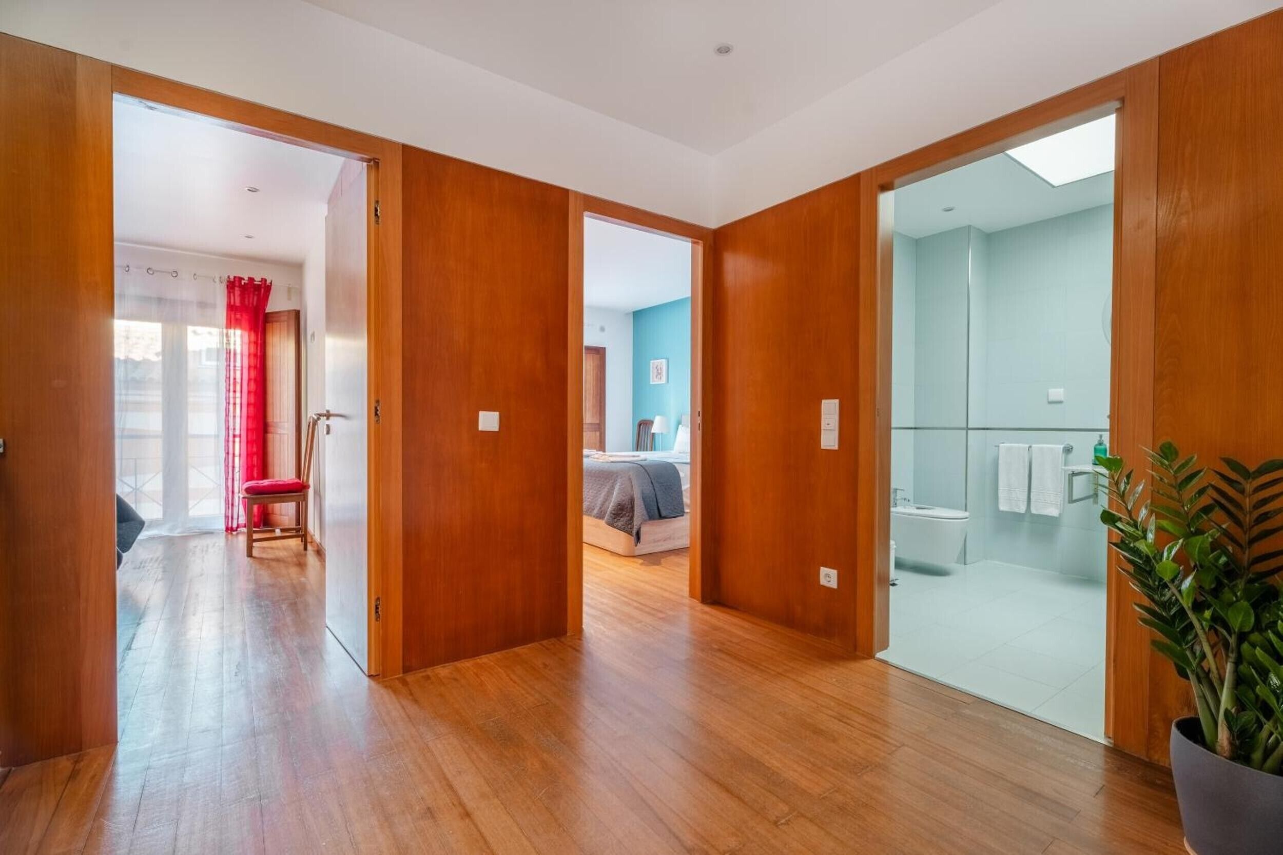 Strykejern/-brett, wi-fi og sengetøy