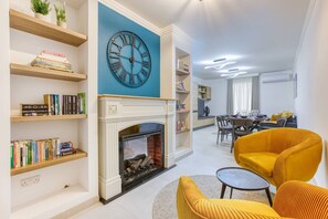 TV, fireplace, table football - Designer Apartment Near Seafront | Balcony & Patio (Gżira)