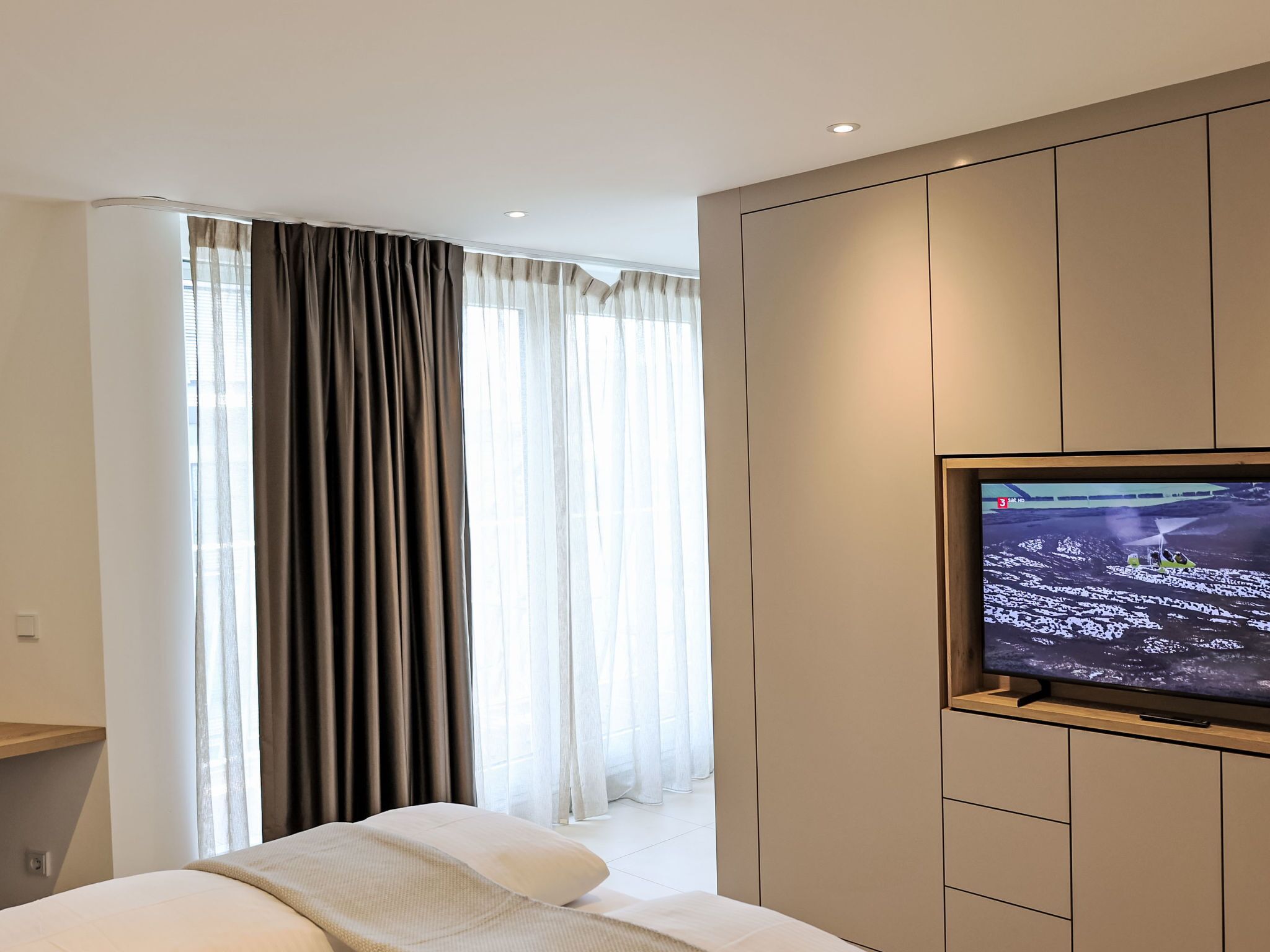 1 間睡房、上網