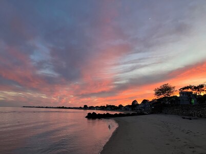 Memorial Day 2026 timeshare/condo at the waters edge resort in Westbrook CT