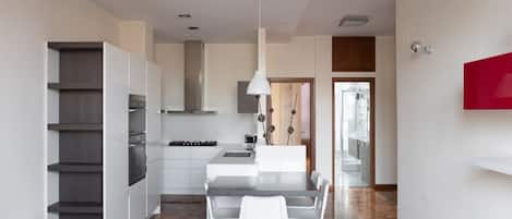 Microwave, dishwasher