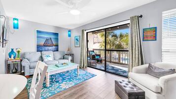Condo, 1 Queen Bed with Sofa bed (Endless Summer E10- Sunset Shack) | Living area