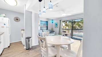 Appart'hÎtel, 1 grand lit et 1 canapé-lit (Endless Summer E10- Sunset Shack) | Restauration