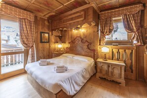 5 bedrooms, free WiFi, bed sheets - Casa Verzi: convenience and comfort in the heart of the city. (Cortina d´Ampezzo)