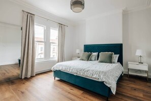 4 chambres, fer et planche à repasser, Wi-Fi, draps fournis