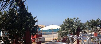 Wonderful villa a few steps from the sea with terrace and garden, 6 beds