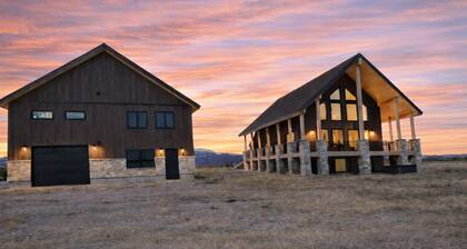 Beach Meadow Lodge, 30min to Yellowstone, HotTub, Pickleball, Helipad, BoatDock