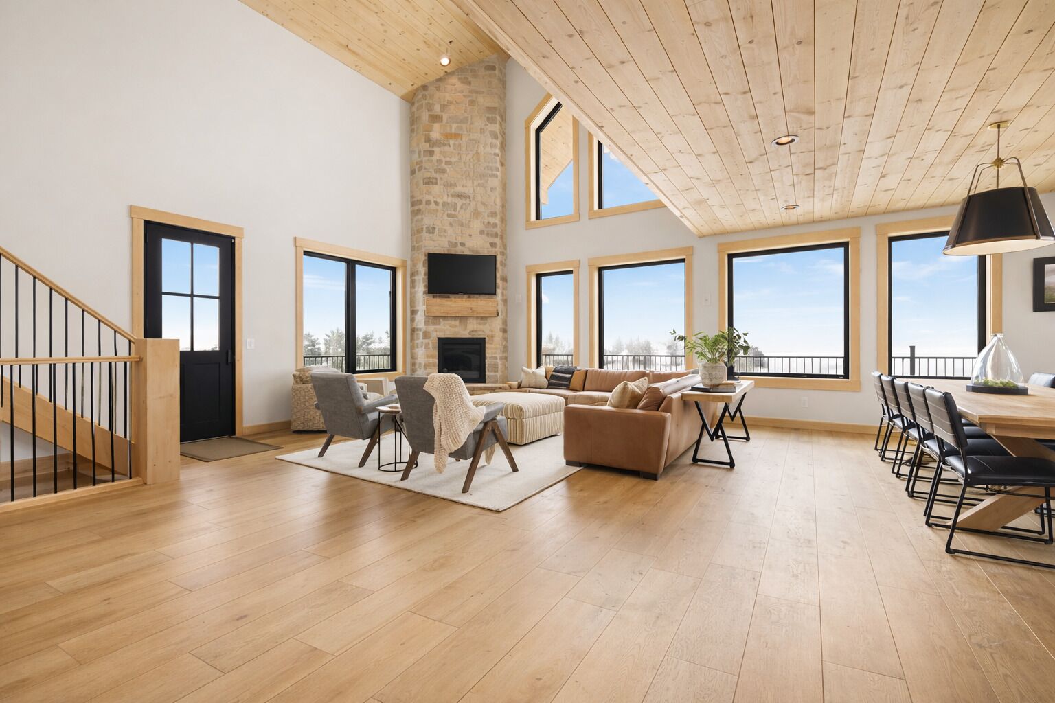 Televisie en een open haard