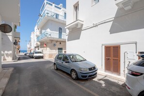 Property grounds - 'Corner House Polignano A Mare' Apartment with Air Conditioning (Polignano a Mare)