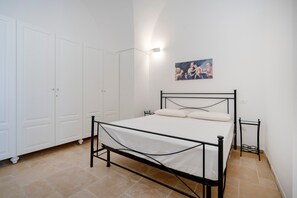 Room - 'Corner House Polignano A Mare' Apartment with Air Conditioning (Polignano a Mare)