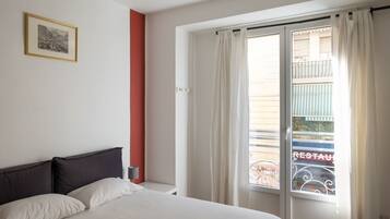 Een strijkplank/strijkijzer