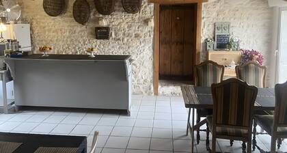 Bed & Breakfast 'Chambres D'hôtes La Marouette 4' mit Gemeinschaftsterrasse und WLAN