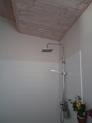 Shower, towels