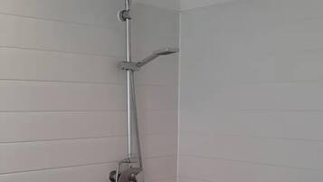 淋浴設備、提供毛巾