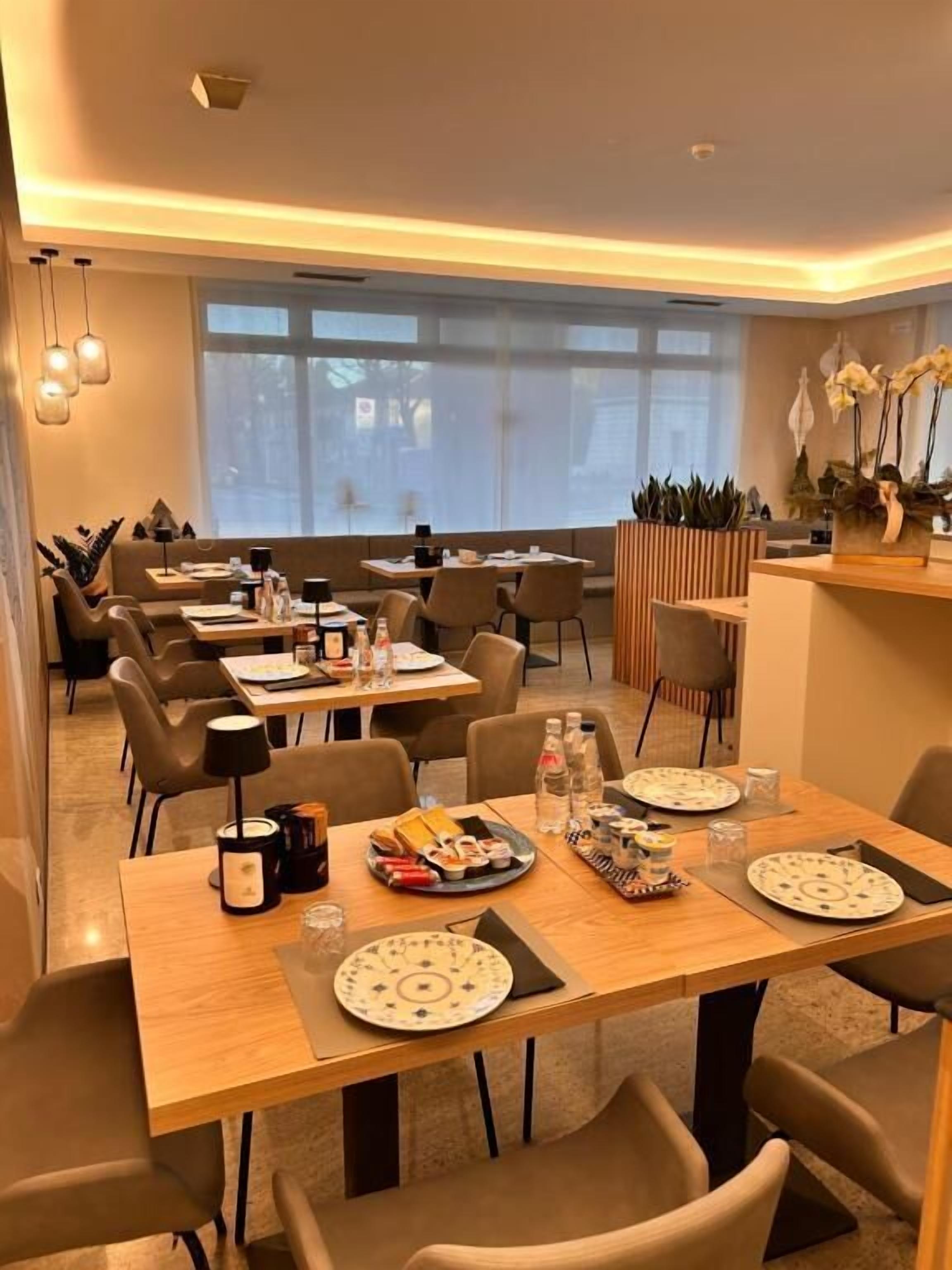 华丽双人房（单人入住）, 城市景观 | 用餐