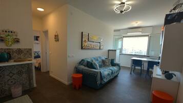 Apartment, 2 Bedrooms, Balcony, City View | Living room